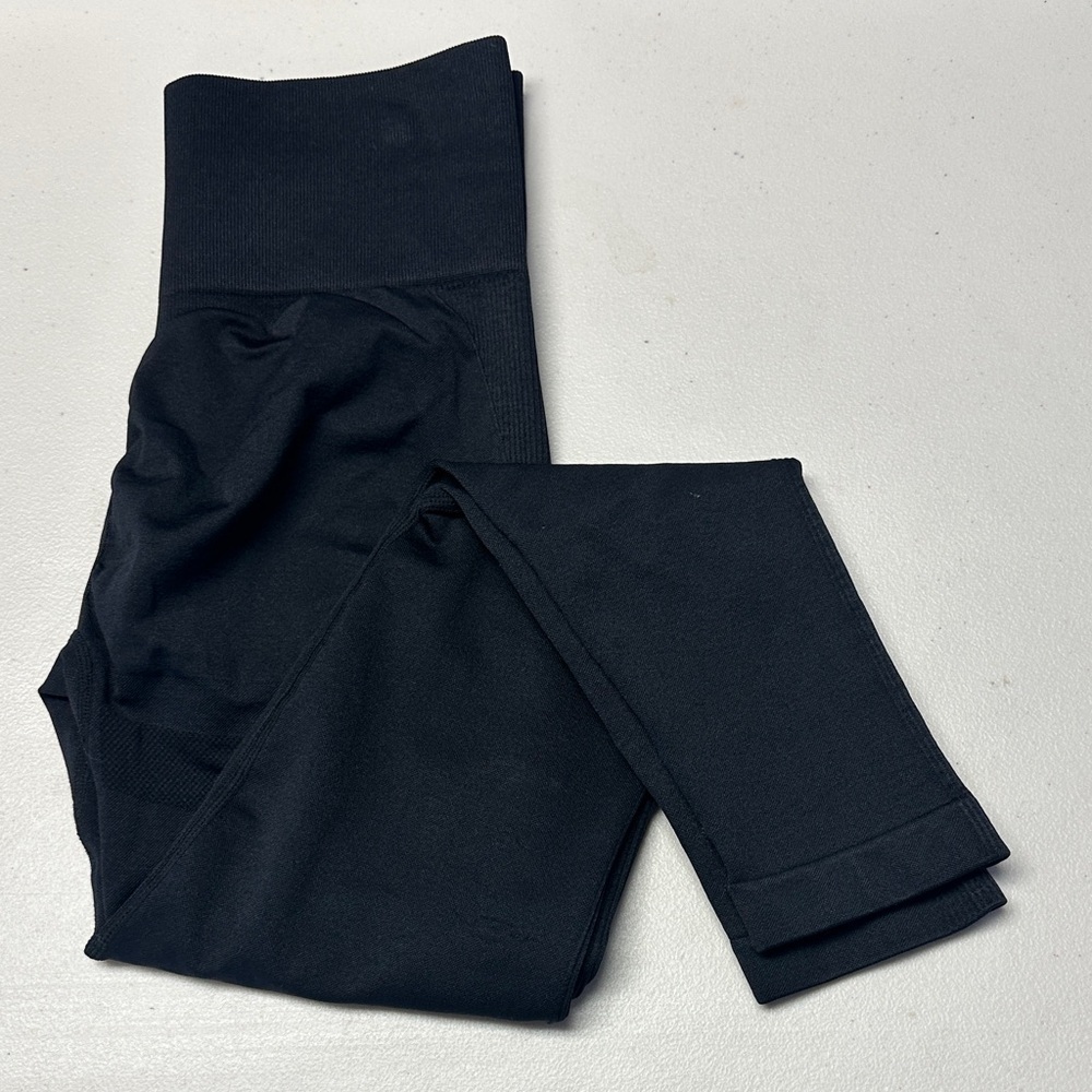 Black Booty Sculpting Leggings - Picture 1 of 6